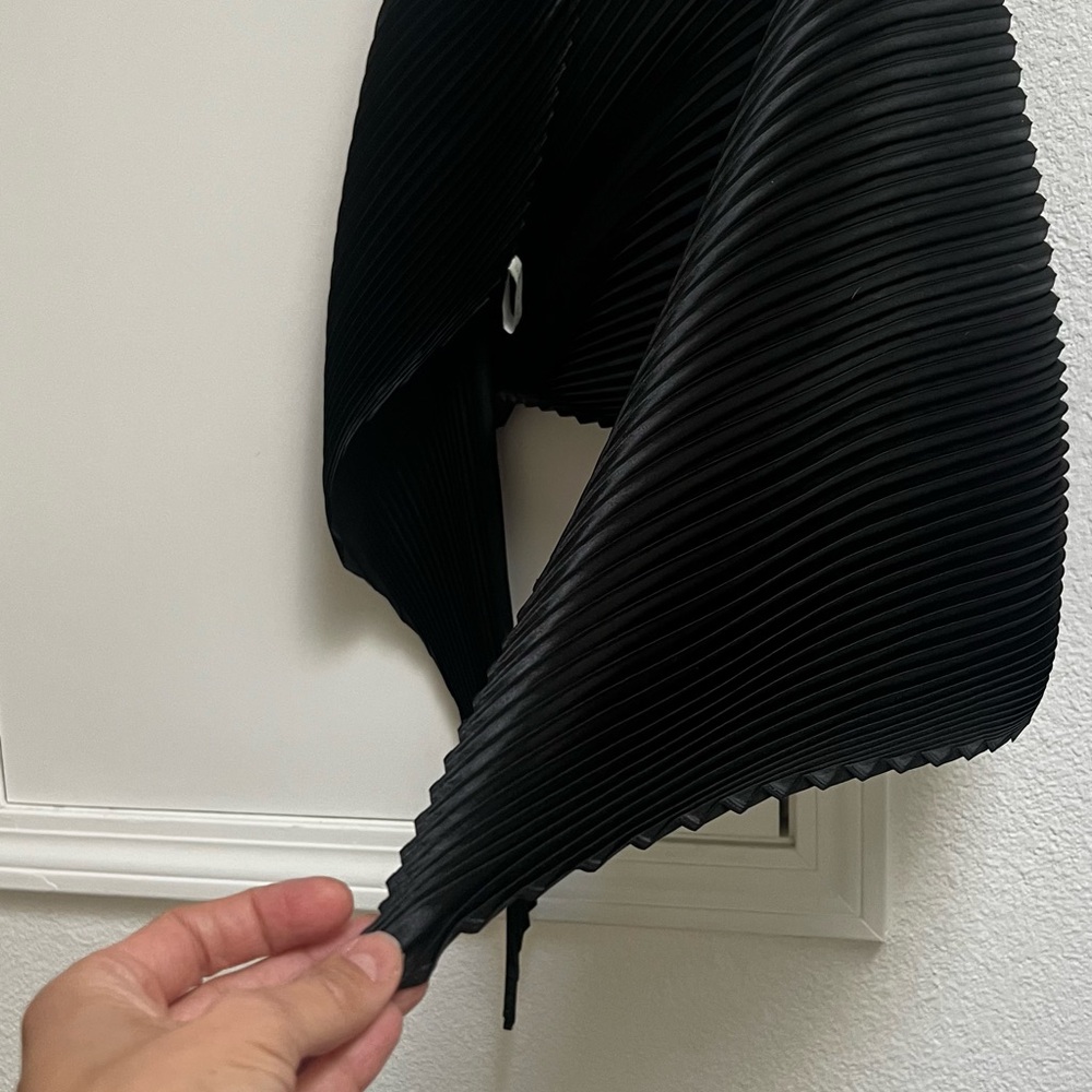 VINTAGE Liz Claiborne Black Pleated Accessory